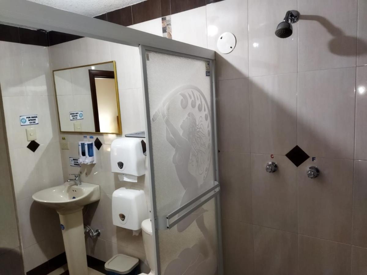 Hotel Velanez Suite Riobamba Esterno foto